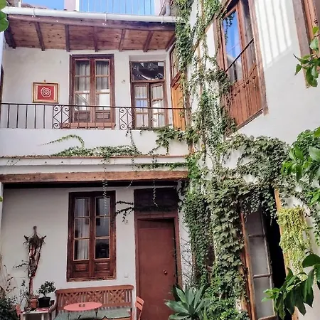 Casa Escondida - Casa De Huéspedes *