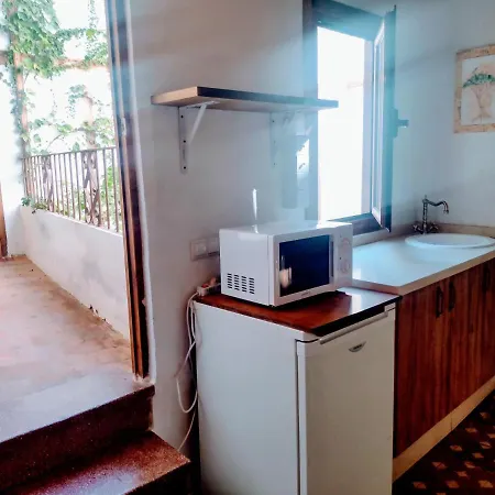 Casa Escondida - Residencia De Artistas Homestay