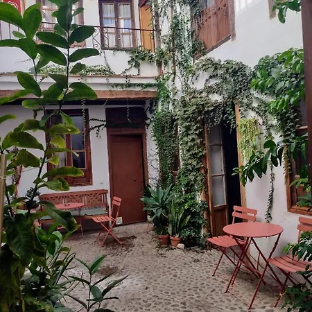 Privatunterkunft Casa Escondida - Residencia De Artistas