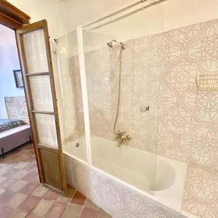 Casa Escondida - Residencia De Artistas