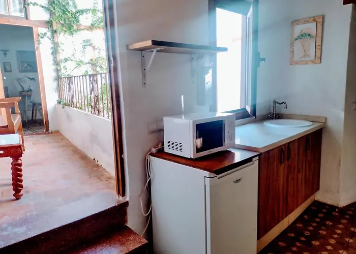 Casa Escondida - Residencia De Artistas Homestay