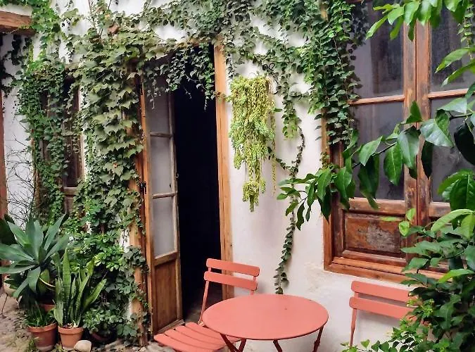 Casa Escondida - Residencia De Artistas Homestay *