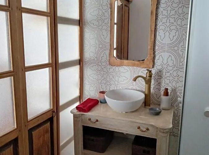 Casa Escondida - Residencia De Artistas Homestay