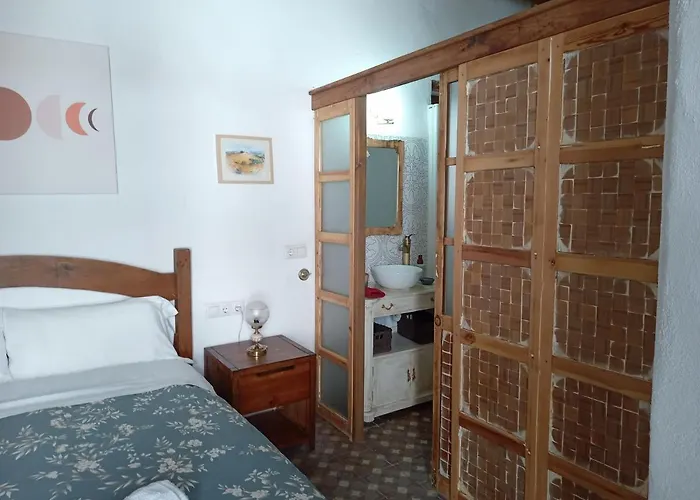 Casa Escondida - Residencia De Artistas Homestay *